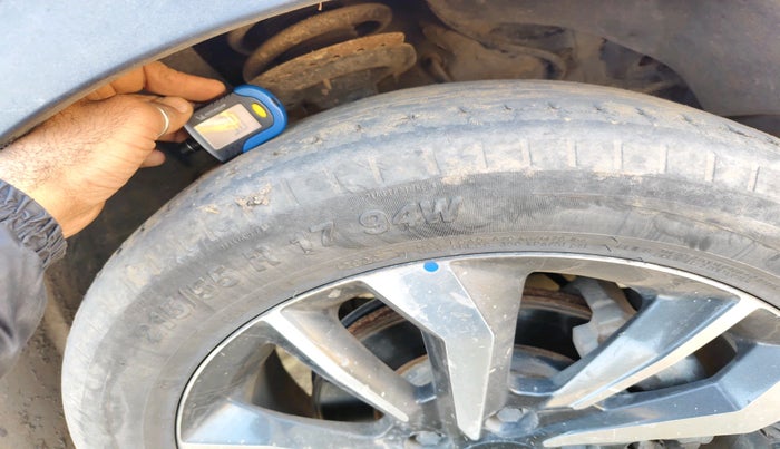 2019 Mahindra XUV300 W8 (O) 1.5 DIESEL, Diesel, Manual, 89,237 km, tyre