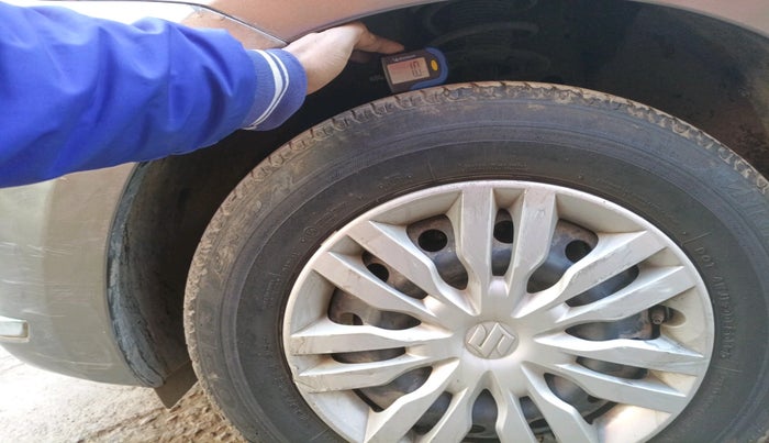 2017 Maruti Dzire VXI AMT, Petrol, Automatic, 41,490 km, tyre