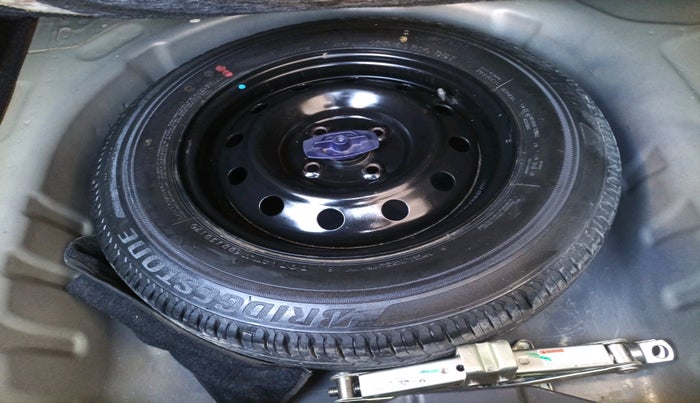 2017 Maruti Dzire VXI AMT, Petrol, Automatic, 41,490 km, tyre