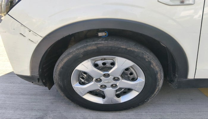 2022 Mahindra XUV300 W4 1.2 PETROL, Petrol, Manual, 81,297 km, tyre