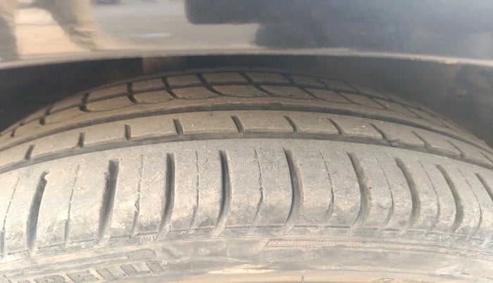 2016 Mercedes Benz S Class S350 CDI, Diesel, Automatic, 1,31,190 km, tyre