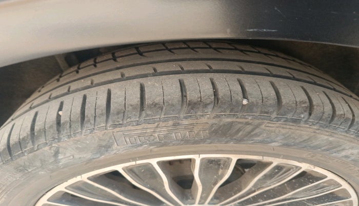 2016 Mercedes Benz S Class S350 CDI, Diesel, Automatic, 1,31,190 km, tyre