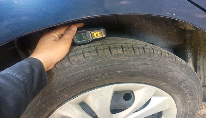 2018 Maruti Swift VXI AMT, Petrol, Automatic, 77,881 km, tyre