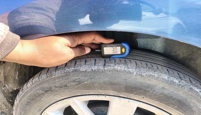 2017 Volkswagen Vento HIGHLINE 1.5 AT, Diesel, Automatic, 1,51,615 km, tyre