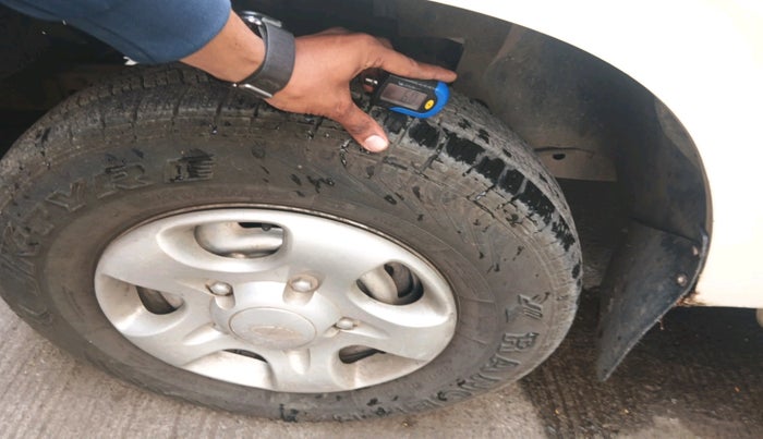 2013 Mahindra Scorpio EX M2DI, Diesel, Manual, 2,22,670 km, tyre