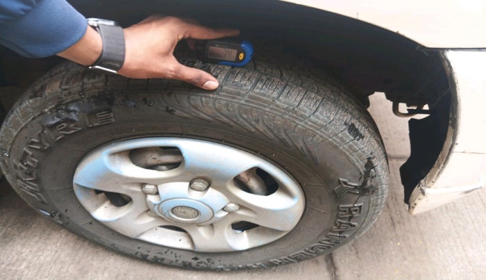 2013 Mahindra Scorpio EX M2DI, Diesel, Manual, 2,22,670 km, tyre