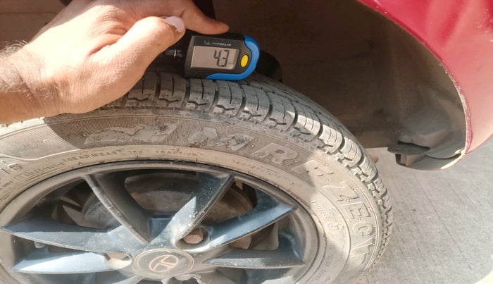 2015 Tata Nano TWIST XTA, Petrol, Automatic, 32,554 km, tyre