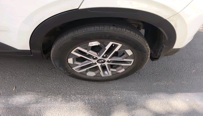 2022 Hyundai VENUE SX 1.5 CRDI, Diesel, Manual, 22,257 km, tyre