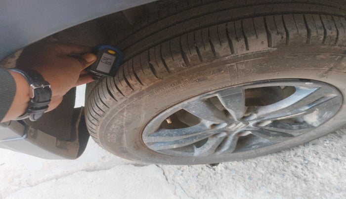 2018 Maruti Vitara Brezza ZDI PLUS AT DUAL TONE, Diesel, Automatic, 1,04,400 km, tyre