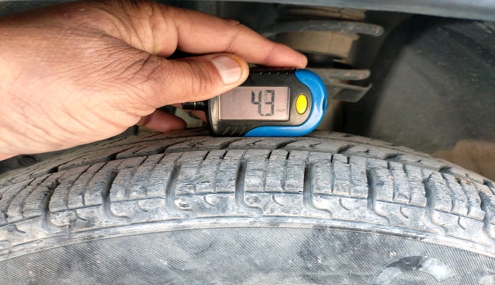 2019 Renault Kwid RXT 1.0 AMT, Petrol, Automatic, 17,263 km, tyre