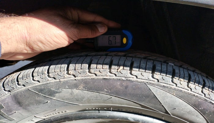 2019 Renault Kwid RXT 1.0 AMT, Petrol, Automatic, 17,263 km, tyre