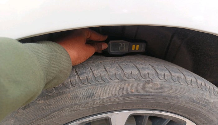 2024 Maruti Ertiga ZXI (O) CNG, Petrol, Manual, 41,592 km, tyre