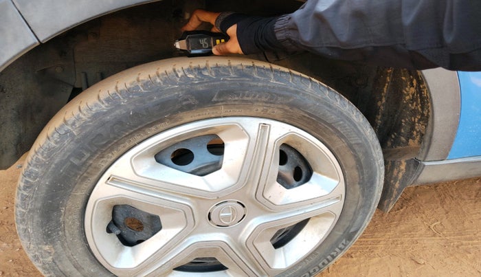 2020 Tata NEXON XM SUNROOF PETROL, Petrol, Manual, 62,561 km, tyre