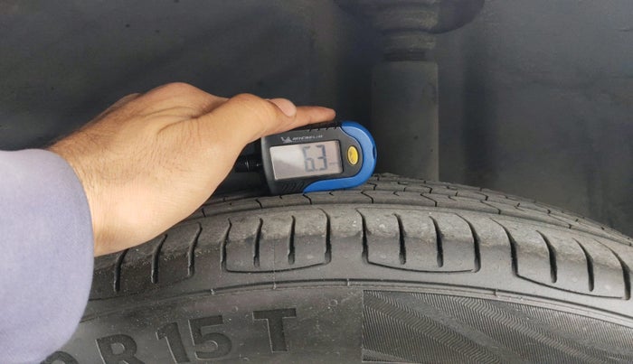 2019 Volkswagen Polo COMFORTLINE 1.0L MPI, Petrol, Manual, 61,706 km, tyre