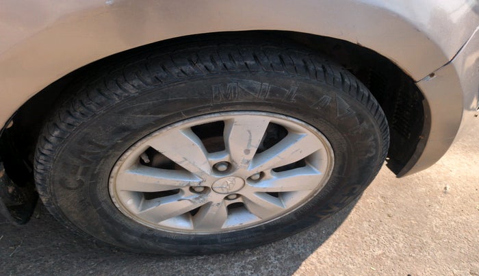 2013 Hyundai i20 ASTA 1.2, Petrol, Manual, 1,63,586 km, tyre