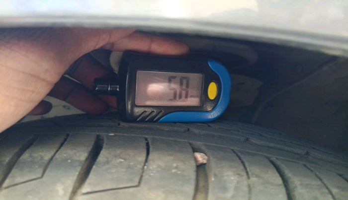 2011 Hyundai Verna FLUIDIC 1.6 VTVT SX, Petrol, Manual, 57,478 km, tyre