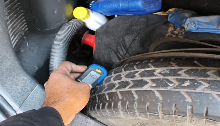 2011 Maruti Ritz LXI, Petrol, Manual, 1,03,215 km, tyre