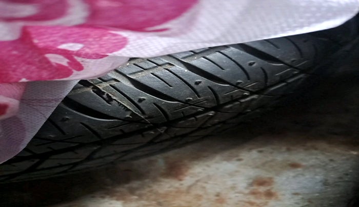 2018 Maruti Dzire VXI AMT, Petrol, Automatic, 1,16,752 km, tyre