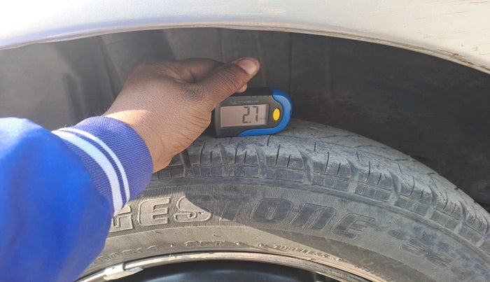 2018 Maruti Dzire VXI AMT, Petrol, Automatic, 1,16,752 km, tyre