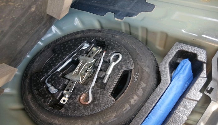 2017 Maruti Ciaz DELTA 1.4 MT PETROL, Petrol, Manual, 37,729 km, tyre