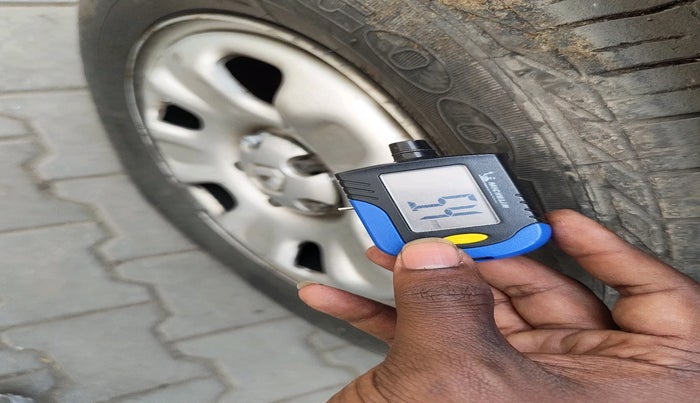 2013 Renault Duster 85 PS RXL DIESEL, Diesel, Manual, 1,56,728 km, tyre