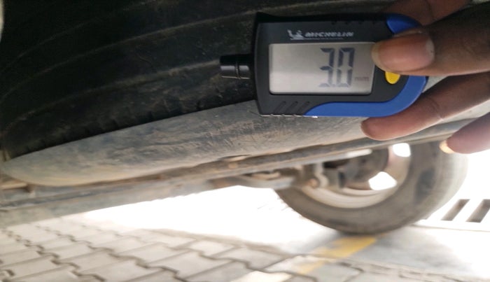 2013 Renault Duster 85 PS RXL DIESEL, Diesel, Manual, 1,56,728 km, tyre