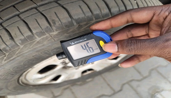 2013 Renault Duster 85 PS RXL DIESEL, Diesel, Manual, 1,56,728 km, tyre