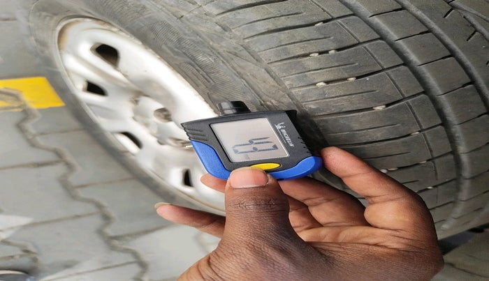 2013 Renault Duster 85 PS RXL DIESEL, Diesel, Manual, 1,56,728 km, tyre