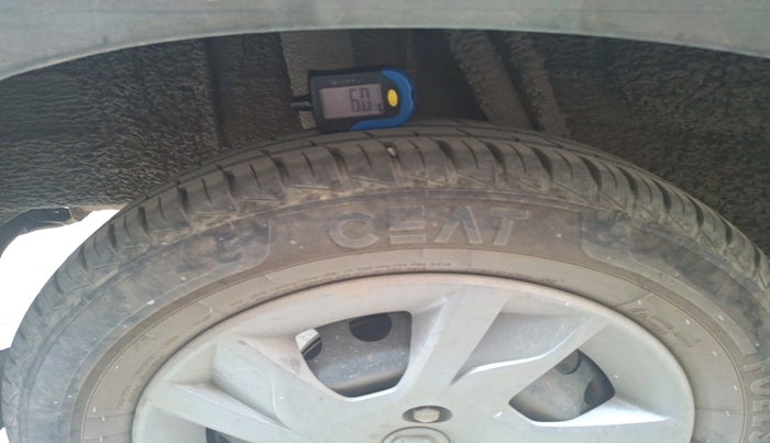 2020 Renault Kwid RXT 1.0 AMT (O), Petrol, Automatic, 19,832 km, tyre