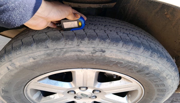 2013 Landrover Freelander 2 S TD4, Diesel, Automatic, 1,39,022 km, tyre