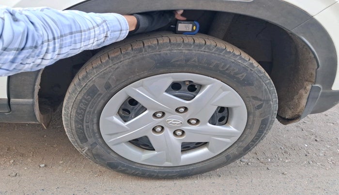 2021 Hyundai VENUE S+ 1.2, Petrol, Manual, 57,331 km, tyre