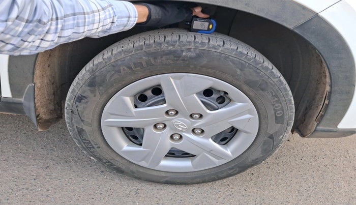 2021 Hyundai VENUE S+ 1.2, Petrol, Manual, 57,331 km, tyre