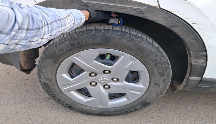 2021 Hyundai VENUE S+ 1.2, Petrol, Manual, 57,331 km, tyre