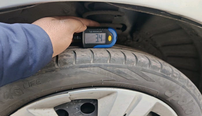 2016 Maruti Wagon R 1.0 VXI, Petrol, Manual, 52,802 km, tyre