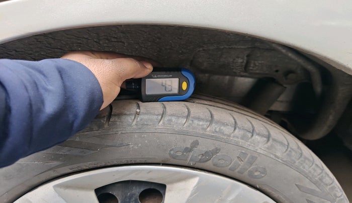 2016 Maruti Wagon R 1.0 VXI, Petrol, Manual, 52,802 km, tyre