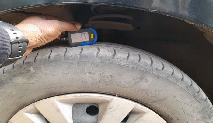 2013 Maruti Swift Dzire VXI, Petrol, Manual, 1,32,009 km, tyre