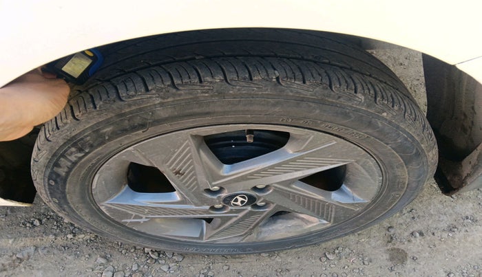 2021 Hyundai Verna SX 1.5 VTVT, Petrol, Manual, 1,51,037 km, tyre