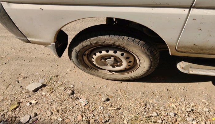 2023 Maruti Eeco 5 STR AC, Petrol, Manual, 3,641 km, tyre