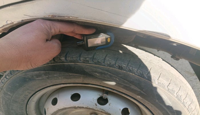 2011 Maruti Alto LXI, Petrol, Manual, 1,49,125 km, tyre