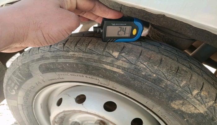 2011 Maruti Alto LXI, Petrol, Manual, 1,49,125 km, tyre