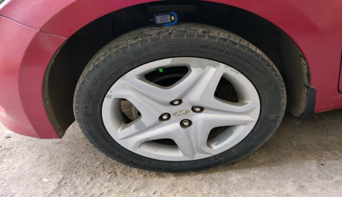 2017 Hyundai Elite i20 ASTA 1.2, Petrol, Manual, 1,44,797 km, tyre