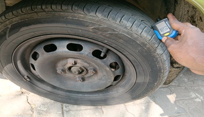 2011 Ford Figo TITANIUM 1.4 DIESEL, Diesel, Manual, 70,624 km, tyre