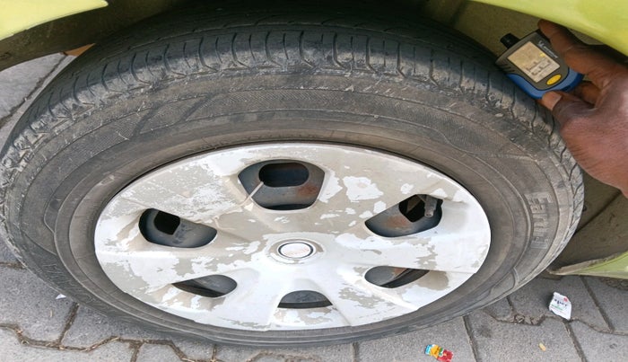 2011 Ford Figo TITANIUM 1.4 DIESEL, Diesel, Manual, 70,624 km, tyre