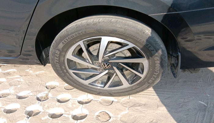 2023 Volkswagen VIRTUS TOPLINE TSI 1.0 AT, Petrol, Automatic, 45,686 km, tyre