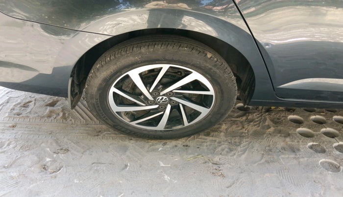 2023 Volkswagen VIRTUS TOPLINE TSI 1.0 AT, Petrol, Automatic, 45,686 km, tyre