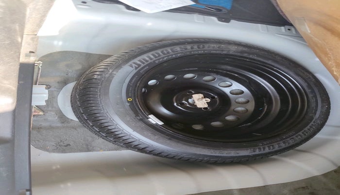 2014 Hyundai Verna FLUIDIC 1.6 VTVT SX, Petrol, Manual, 41,885 km, tyre