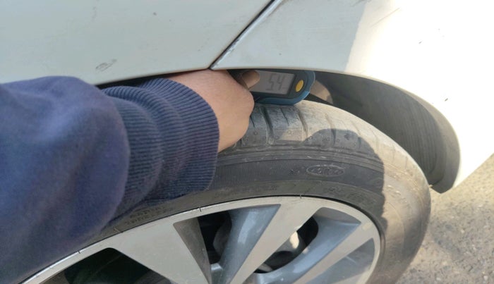 2014 Hyundai Verna FLUIDIC 1.6 VTVT SX, Petrol, Manual, 41,885 km, tyre