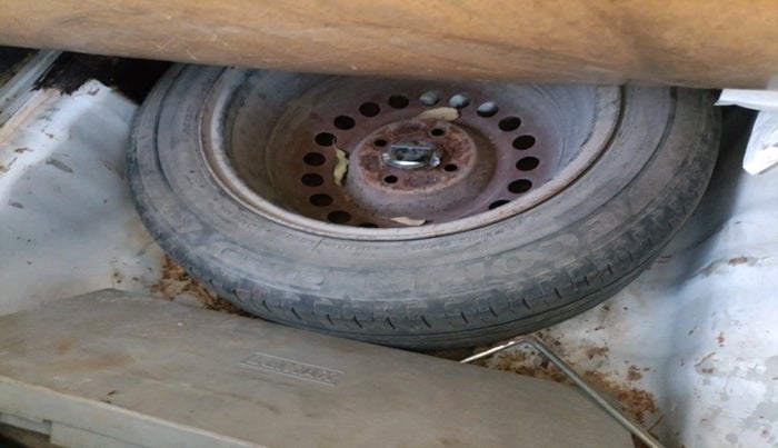 2012 Honda City 1.5L I-VTEC E MT, Petrol, Manual, 1,05,329 km, tyre