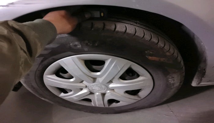 2012 Skoda Fabia ACTIVE 1.2 MPI, Petrol, Manual, 1,05,640 km, tyre