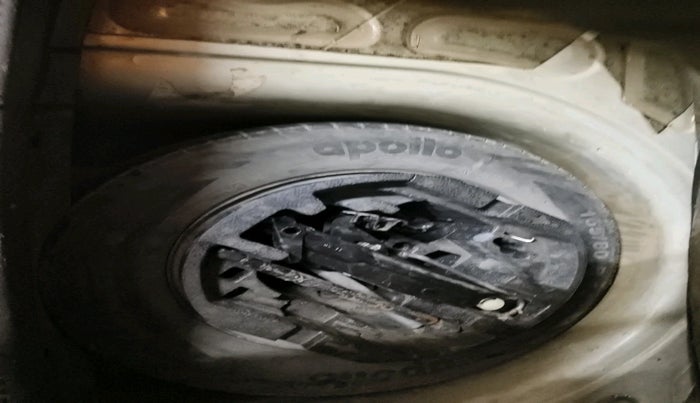 2012 Skoda Fabia ACTIVE 1.2 MPI, Petrol, Manual, 1,05,640 km, tyre